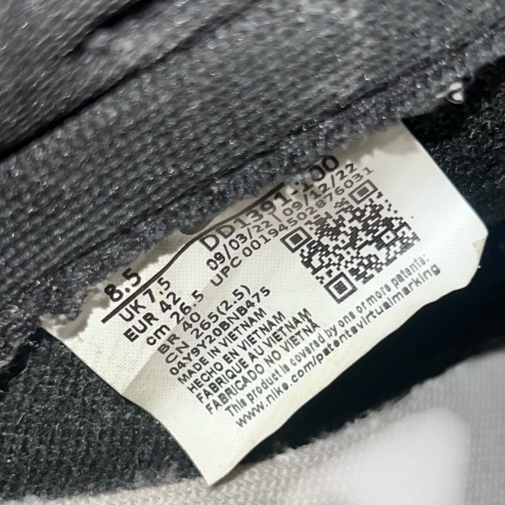 Nike Dunk Low – Black & White Men’s Sneakers Size 8.5 - Picture 17 of 17